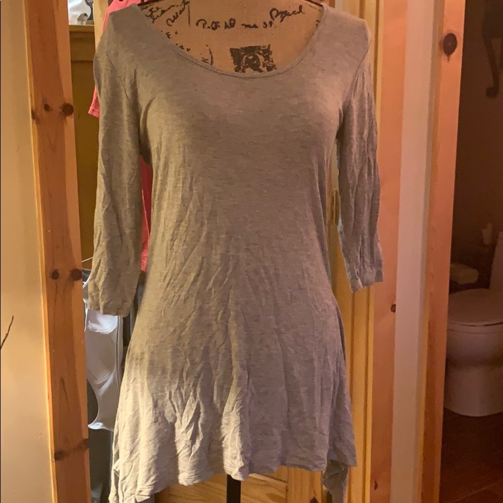 Anthony original size small gray handkerchief top